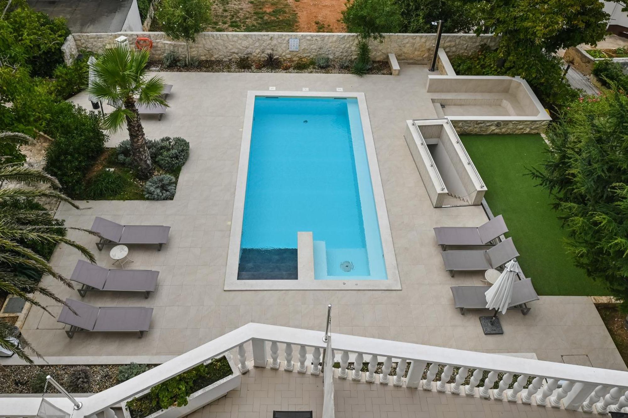 Seagull Pool Apartments & Studios 诺瓦利娅 外观 照片