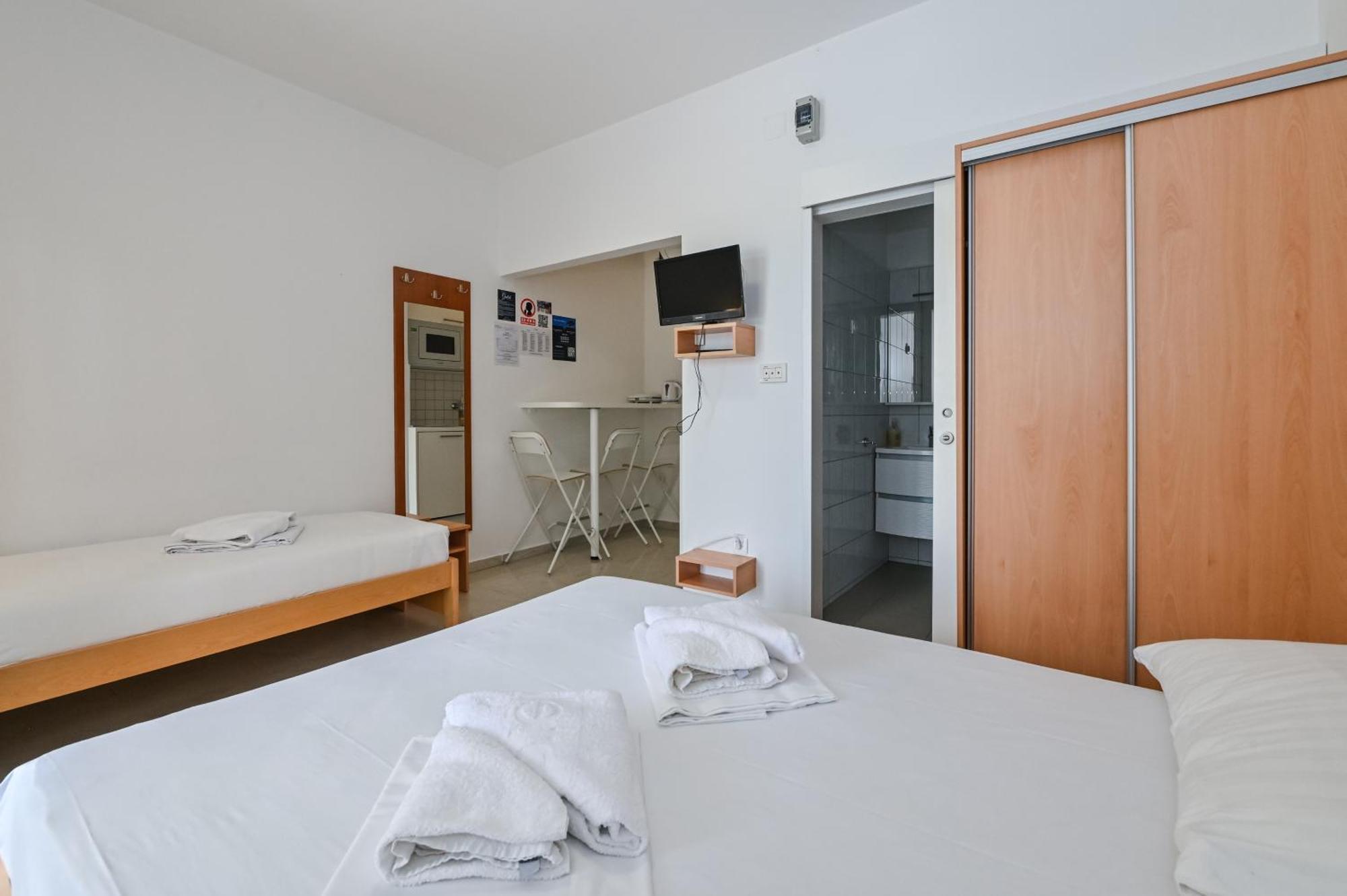 Seagull Pool Apartments & Studios 诺瓦利娅 客房 照片