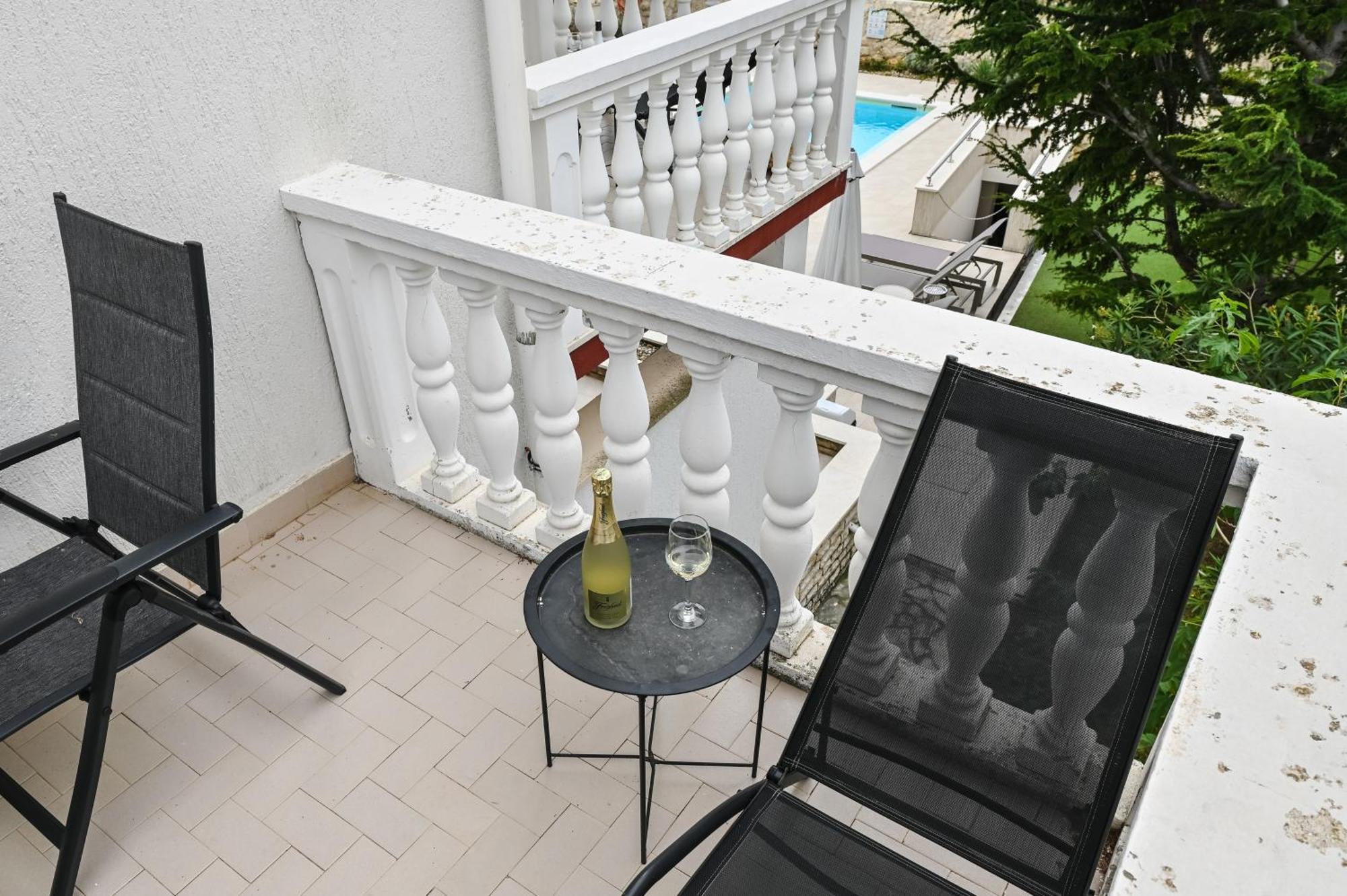 Seagull Pool Apartments & Studios 诺瓦利娅 客房 照片